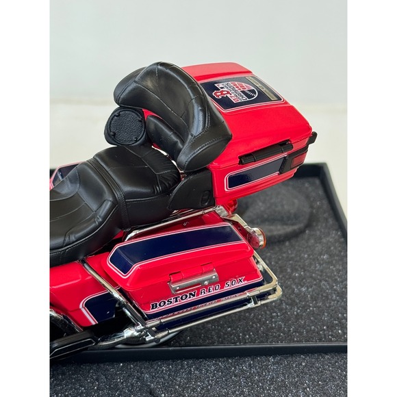 Harley-Davidson Boston Red‎ Sox Motorcycle 1:12 Scale Diecast Replica MLB - Picture 10 of 15